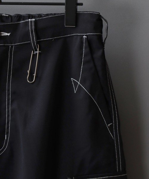 SITRY（シトリー）の「Chained Cargo Pants/チェーン付き ワイド カーゴパンツ（カーゴパンツ・メンズ・ホワイト/ブラック・M/L）」の13枚目の写真