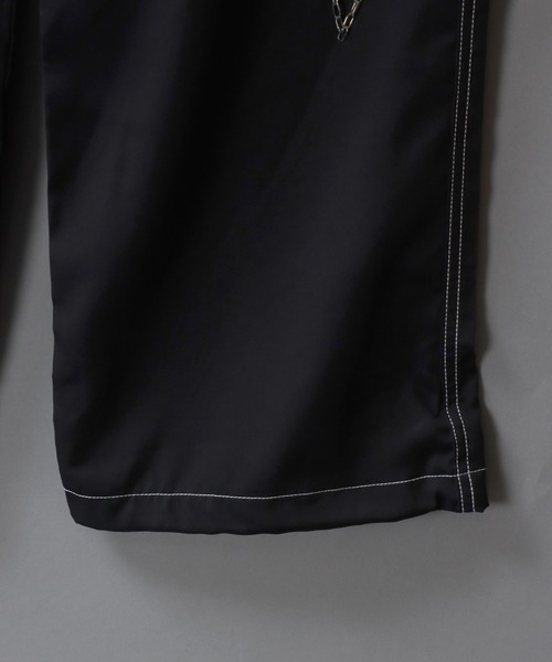 SITRY（シトリー）の「Chained Cargo Pants/チェーン付き ワイド カーゴパンツ（カーゴパンツ・メンズ・ホワイト/ブラック・M/L）」の7枚目の写真