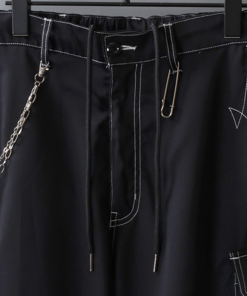 SITRY（シトリー）の「Chained Cargo Pants/チェーン付き ワイド カーゴパンツ（カーゴパンツ・メンズ・ホワイト/ブラック・M/L）」の22枚目の写真