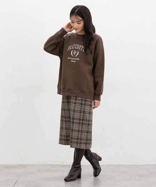 Honeys（ハニーズ）の「【ハニぽか】裏起毛ゆるカレッジ刺繍（スウェット・レディース・ブラウン/ネイビー/オートミール/ピンク/ブラック・LL/L/S/M）」の13枚目の写真