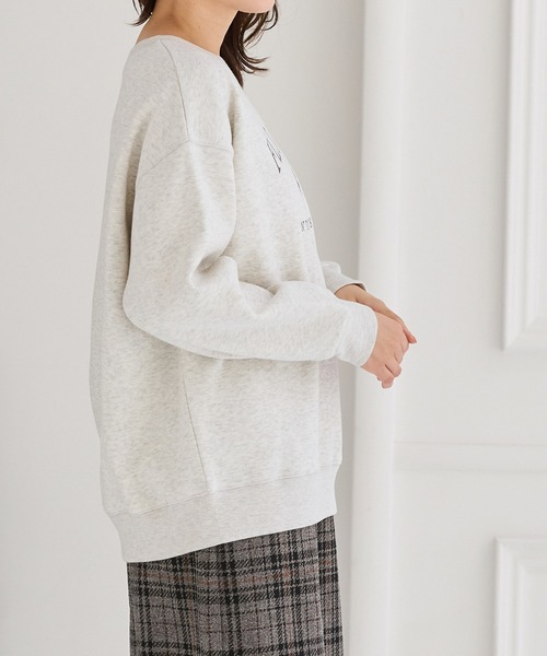 Honeys（ハニーズ）の「【ハニぽか】裏起毛ゆるカレッジ刺繍（スウェット・レディース・ブラウン/ネイビー/オートミール/ピンク/ブラック・LL/L/S/M）」の19枚目の写真