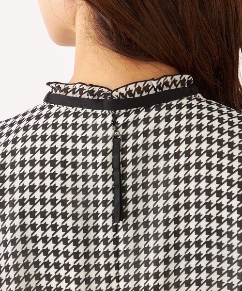 TO BE CHIC(トゥー ビー シック)の「ジョーゼット千鳥 ワンピース(ワンピース・レディース・ホワイト系その他・40)」の6枚目の写真