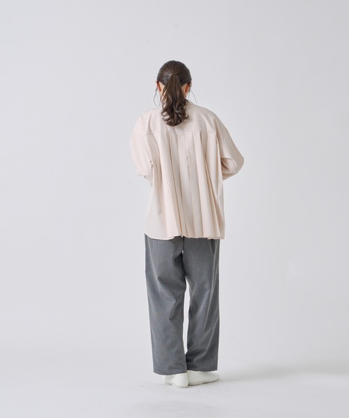 Kelen(ケレン)の「「KELEN / ケレン」バックプリーツブラウス(シャツ/ブラウス・レディース・ブラック/サックスブルー/オフホワイト/ベージュ・S/M)」の22枚目の写真