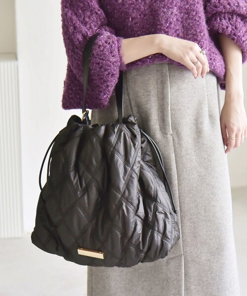 quaranciel（カランシエル）の「quaranciel: キルティング ワンハンドル ドロスト トート バッグ（A4対応）（トートバッグ・レディース・ブラック/チャコールグレー・ONE SIZE）」の12枚目の写真