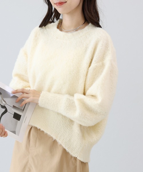 Aletta vita(アレッタビータ)の「ラウンドヘムブークレー起毛プルオーバー(ニット/セーター・レディース・チャコール/アイボリー・M)」の2枚目の写真