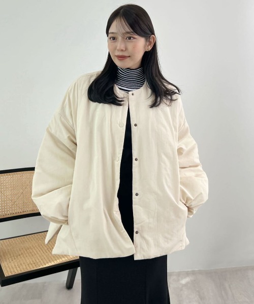 Futier land（フューティアランド）の「サイドジップノーカラー中綿ジャケット（ノーカラージャケット・レディース・アイボリー/ブラック/カーキ・MEDIUM）」の2枚目の写真