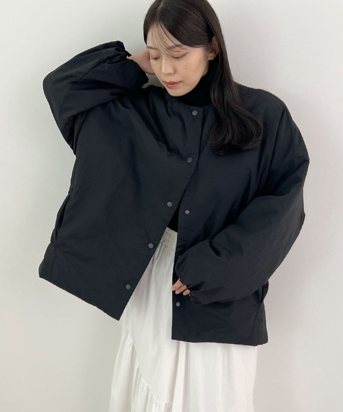 Futier land（フューティアランド）の「サイドジップノーカラー中綿ジャケット（ノーカラージャケット・レディース・アイボリー/ブラック/カーキ・MEDIUM）」の6枚目の写真