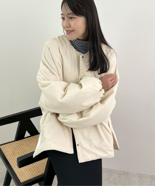 Futier land（フューティアランド）の「サイドジップノーカラー中綿ジャケット（ノーカラージャケット・レディース・アイボリー/ブラック/カーキ・MEDIUM）」の11枚目の写真