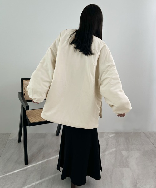 Futier land（フューティアランド）の「サイドジップノーカラー中綿ジャケット（ノーカラージャケット・レディース・アイボリー/ブラック/カーキ・MEDIUM）」の13枚目の写真