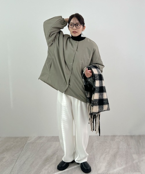 Futier land（フューティアランド）の「サイドジップノーカラー中綿ジャケット（ノーカラージャケット・レディース・アイボリー/ブラック/カーキ・MEDIUM）」の19枚目の写真