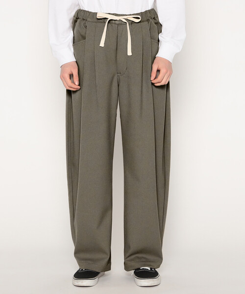 DANTON（ダントン）の「MEN'S POLYESTER FLANNEL 2TUCK EASY PANTS（その他パンツ・メンズ・グレイッシュベージュ/グレー系その他/ダークネイビー・42/40/44/38）」の2枚目の写真