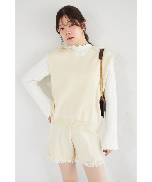 tocco closet(トッコ クローゼット)の「【ZOZO限定】フードレースニットベスト×レースヘムニットショートパンツセットアップ(セットアップ・レディース・ライトグレー/チャコールグレー/アイボリー・M)」の9枚目の写真