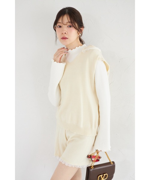tocco closet(トッコ クローゼット)の「【ZOZO限定】フードレースニットベスト×レースヘムニットショートパンツセットアップ(セットアップ・レディース・ライトグレー/チャコールグレー/アイボリー・M)」の10枚目の写真