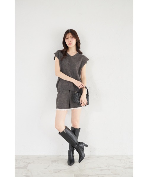 tocco closet(トッコ クローゼット)の「【ZOZO限定】フードレースニットベスト×レースヘムニットショートパンツセットアップ(セットアップ・レディース・ライトグレー/チャコールグレー/アイボリー・M)」の13枚目の写真