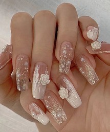 Lace Ladies（レースレディース）の「3D バタフライ ラメ フレンチ ネイルチップ （ネイルシール/ネイルチップ）」