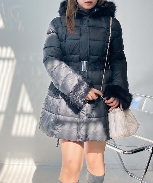 AS KNOW AS plus(アズノゥアズプラス)の「♪ファーフード ベルト付き Aライン中綿ミドルコート(ダウンジャケット/コート・レディース・オフホワイト/ブラック・FREE)」の5枚目の写真