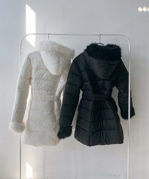 AS KNOW AS plus(アズノゥアズプラス)の「♪ファーフード ベルト付き Aライン中綿ミドルコート(ダウンジャケット/コート・レディース・オフホワイト/ブラック・FREE)」の17枚目の写真