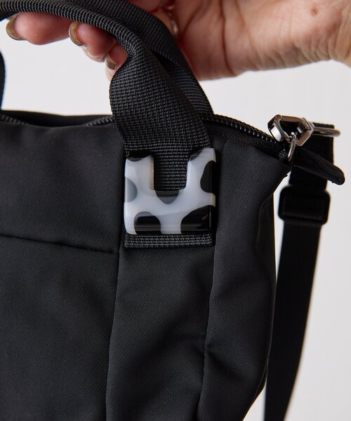 ear PAPILLONNER（イアパピヨネ）の「《インフルエンサーuchida企画》ミニ樹脂パーツトートバッグ（その他・レディース・ブラック・FREE）」の6枚目の写真