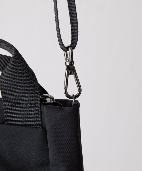 ear PAPILLONNER（イアパピヨネ）の「《インフルエンサーuchida企画》ミニ樹脂パーツトートバッグ（その他・レディース・ブラック・FREE）」の7枚目の写真