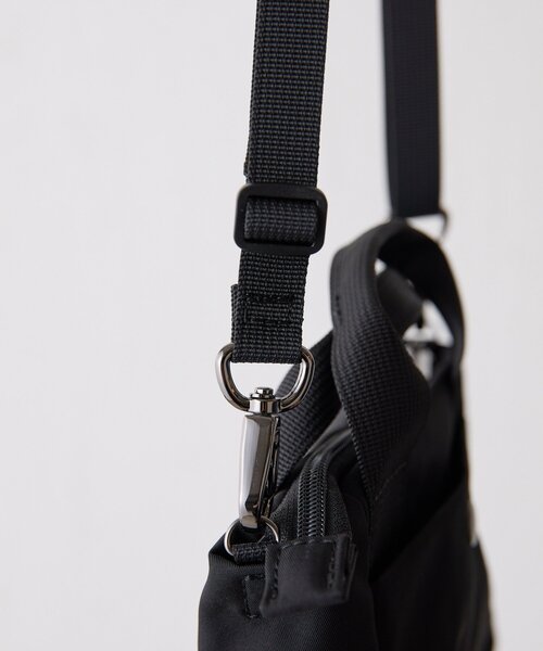 ear PAPILLONNER（イアパピヨネ）の「《インフルエンサーuchida企画》ミニ樹脂パーツトートバッグ（その他・レディース・ブラック・FREE）」の8枚目の写真