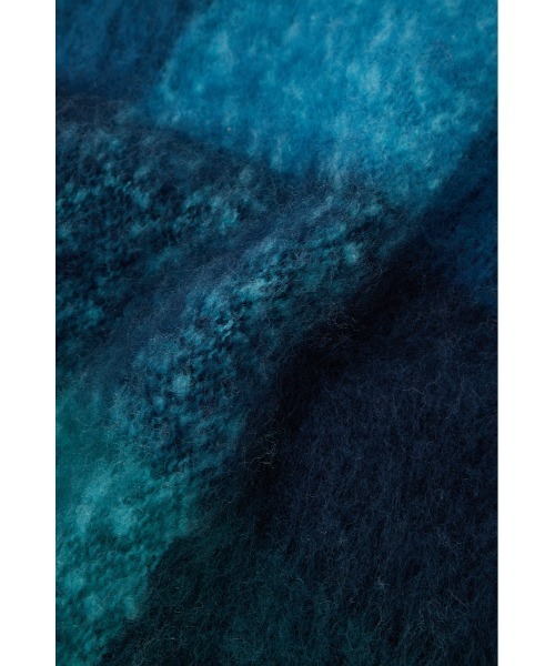 MOUSSY（マウジー）の「FLUFFY KNIT スカーフ（マフラー・レディース・レッド/オフホワイト/ブルー系その他/レッド系その他・FREE）」の10枚目の写真