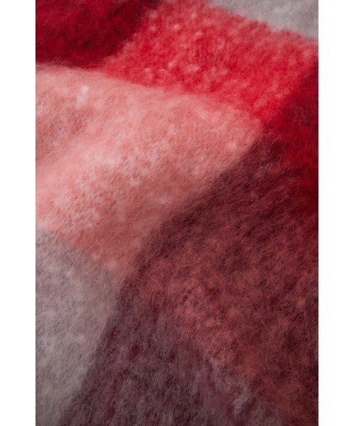 MOUSSY（マウジー）の「FLUFFY KNIT スカーフ（マフラー・レディース・レッド/オフホワイト/ブルー系その他/レッド系その他・FREE）」の16枚目の写真