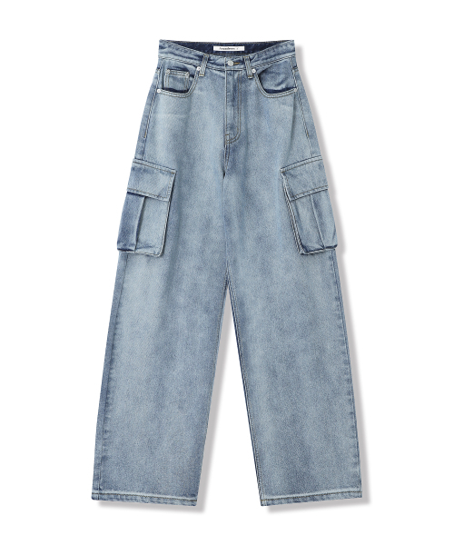 AVANDRESS(アバンドレス )の「Snow Cargo Denim Pants Milk LIGHT BLUE(デニムパンツ・メンズ・スカイブルー・SMALL/MEDIUM/LARGE)」の2枚目の写真