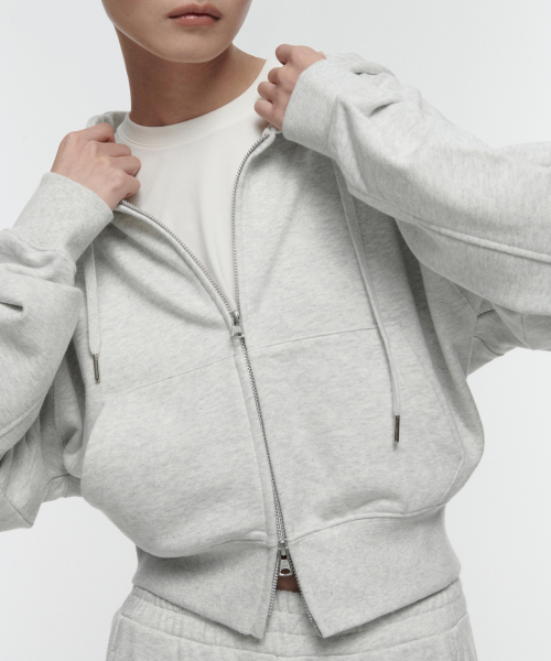 MUSINSA STANDARD WOMAN（ムシンサスタンダードウーマン）の「ウィメンズボリュームクロップフードパーカージップアップ[メランジライトグレー]（パーカー・レディース・その他・SMALL/MEDIUM/LARGE/X-SMALL）」の9枚目の写真