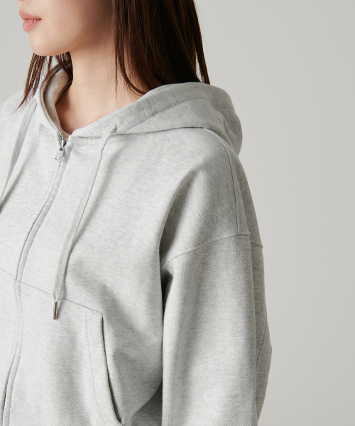 MUSINSA STANDARD WOMAN（ムシンサスタンダードウーマン）の「ウィメンズボリュームクロップフードパーカージップアップ[メランジライトグレー]（パーカー・レディース・その他・SMALL/MEDIUM/LARGE/X-SMALL）」の15枚目の写真