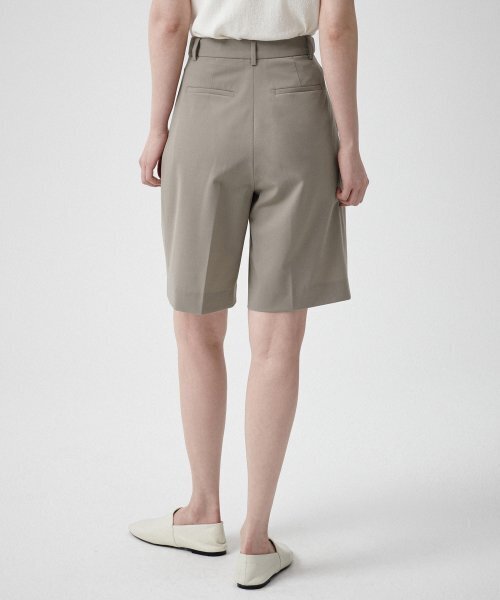 MUSINSA STANDARD WOMAN（ムシンサスタンダードウーマン）の「ウィメンズサマーウールバミューダヒドゥンバンディングハーフスラックス[ライトベージュ]（その他パンツ・レディース・その他・34/32/30/31/24/25/26/27/29/28）」の5枚目の写真