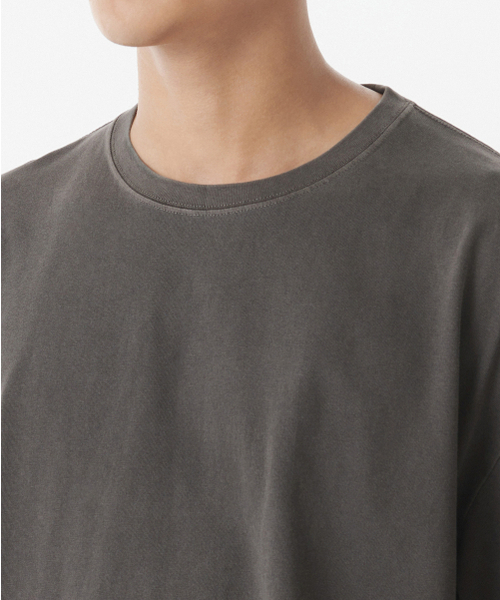 MUSINSA STANDARD（ムシンサスタンダード）の「ピグメントオーバーサイズクルーネックTシャツ[チャコールグレー]（Tシャツ/カットソー・メンズ・その他・X-LARGE/XX-LARGE/MEDIUM/LARGE）」の4枚目の写真