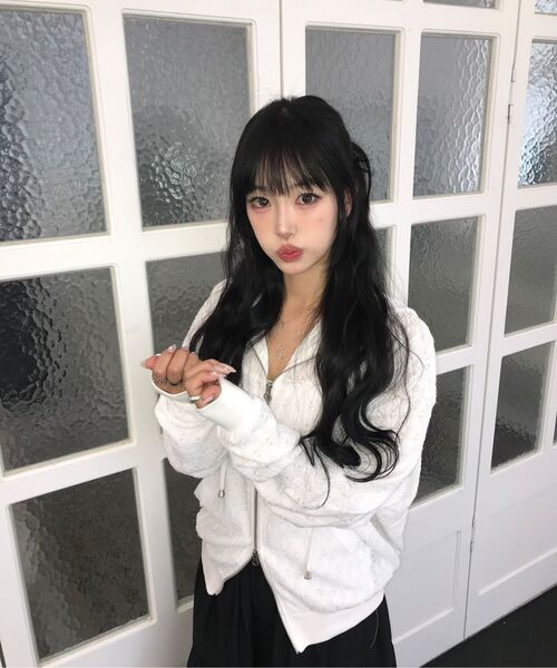 YOUHEE(ユヒ)の「LACE HOOD ZIP-UP WHITE(パーカー・レディース・その他・FREE)」の2枚目の写真