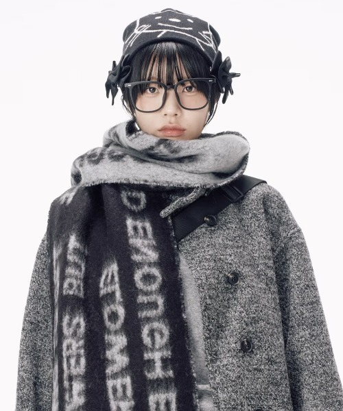 Never mind the XU / Chikashitsu+(ネバーマインド ザ エックスユー / チカシツプラス)の「【Nerd out XU】drawing neko beanie / 【ナードアウトエックスユー】ドローイングネコニット帽 <着用動画あり>(ニットキャップ/ビーニー・メンズ・ブラック/ホワイト・ONE SIZE)」の1枚目の写真