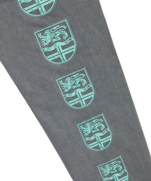 NOMANUAL(NOMANUAL)の「EMBLEM LONG SLEEVE TEE - WASHED GRAY(Tシャツ/カットソー・レディース・その他・LARGE/MEDIUM/X-LARGE)」の5枚目の写真