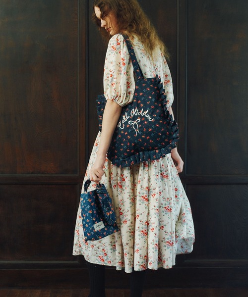 Cath Kidston(キャスキッドソン)の「【A4サイズ対応】フリルトートバッグ(トートバッグ・レディース・ライトピンク/サックスブルー/アイボリー/ブラック/アイボリー系/サックスブルー系/ネイビー/アイボリー系1・FREE)」の12枚目の写真