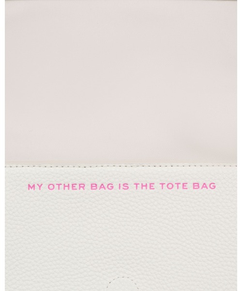 MARC JACOBS（マークジェイコブス）の「THE STICKER PATCH MINI BAG/ザ ステッカー パッチ ミニ バッグ（ショルダーバッグ・レディース・ブラック系その他/ホワイト系その他・ONE SIZE）」の14枚目の写真