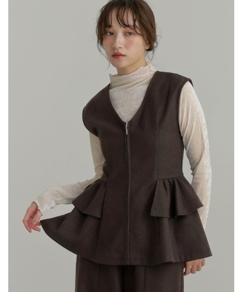 Re:EDIT（リエディ）の「[公式サイト先行販売][洗濯機で洗える]圧縮ウールライクフロントジップペプラムベスト（ベスト・レディース・ブラック/チャコールグレー/ブラウン・MEDIUM/LARGE）」の11枚目の写真