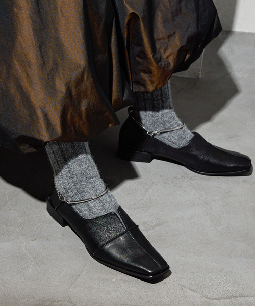 【24cm】GRISE レザースクエアクロスシームアンクルフラット BLACK 追加》GRISEレザースクエアクロスシームアンクルフラット（その他