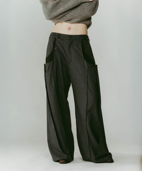 Knuth Marf（クヌースマーフ）の「pierced drape pants(unisex)（スラックス・レディース・ブラック/ストライプ・S/XS）」の2枚目の写真