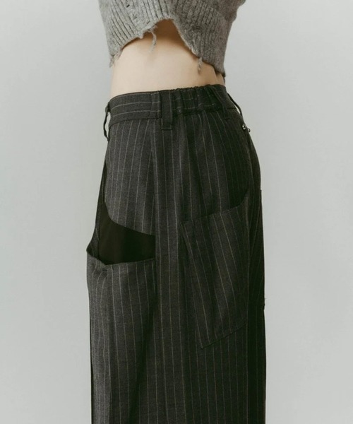 Knuth Marf（クヌースマーフ）の「pierced drape pants(unisex)（スラックス・レディース・ブラック/ストライプ・S/XS）」の17枚目の写真