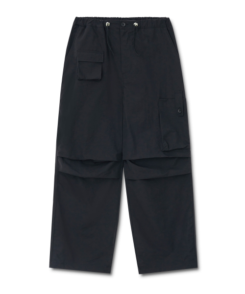 MICHIKO LONDON（ミチコ ロンドン）の「Pocket Parachute Cargo Pants Black_Unisex（その他パンツ・レディース・その他・LARGE/MEDIUM）」の2枚目の写真