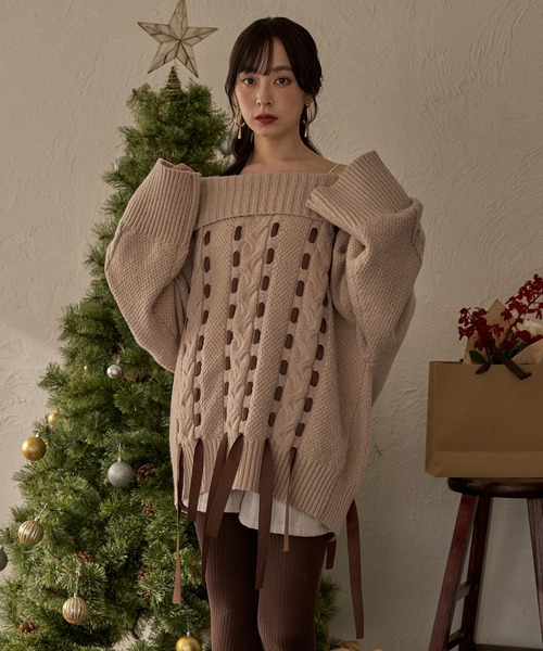 mideal（マイディール）の「ribbon stitch off shoulder knit / リボンステッチオフショルダーニット（ニット/セーター・レディース・チャコールグレー/アイボリー/ピンクベージュ・FREE）」の5枚目の写真