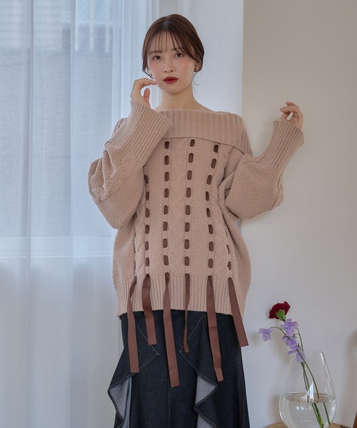 mideal（マイディール）の「ribbon stitch off shoulder knit / リボンステッチオフショルダーニット（ニット/セーター・レディース・チャコールグレー/アイボリー/ピンクベージュ・FREE）」の6枚目の写真