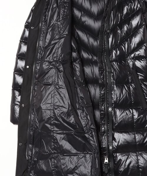 Mackage(マッカージュ)の「Mackage CALINA-R Hooded Light Down Coat マッカージュ カリーナ フーディ ライトダウン コード(ダウンジャケット/コート・レディース・ブラック・MEDIUM/SMALL/X-SMALL)」の17枚目の写真