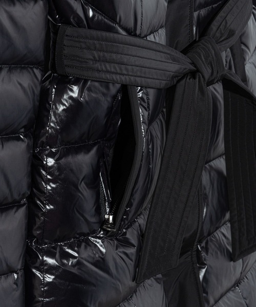 Mackage(マッカージュ)の「Mackage CALINA-R Hooded Light Down Coat マッカージュ カリーナ フーディ ライトダウン コード(ダウンジャケット/コート・レディース・ブラック・MEDIUM/SMALL/X-SMALL)」の12枚目の写真