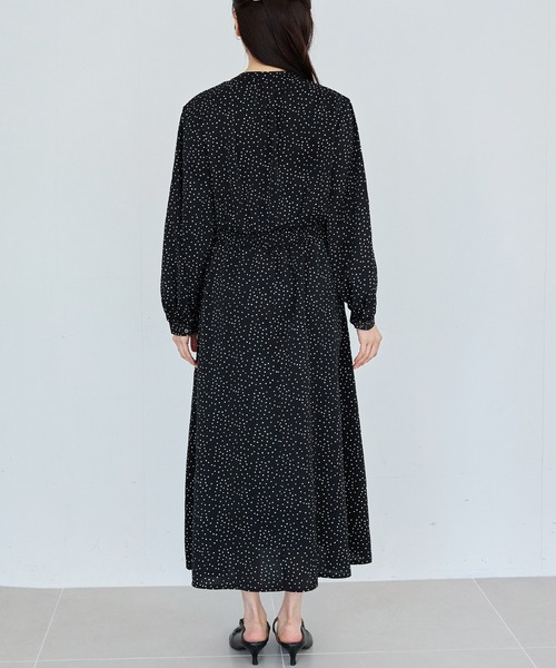 LAVEANGE(ラビアンジェ)の「【洗える】デシンドットワンピース│シーンレスに活躍/ドット/キッパーネック/ロング丈/体型カバー(ワンピース・レディース・ブラック・M/5L/4L/3L/LL)」の17枚目の写真