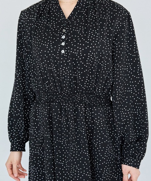 LAVEANGE(ラビアンジェ)の「【洗える】デシンドットワンピース│シーンレスに活躍/ドット/キッパーネック/ロング丈/体型カバー(ワンピース・レディース・ブラック・M/5L/4L/3L/LL)」の18枚目の写真