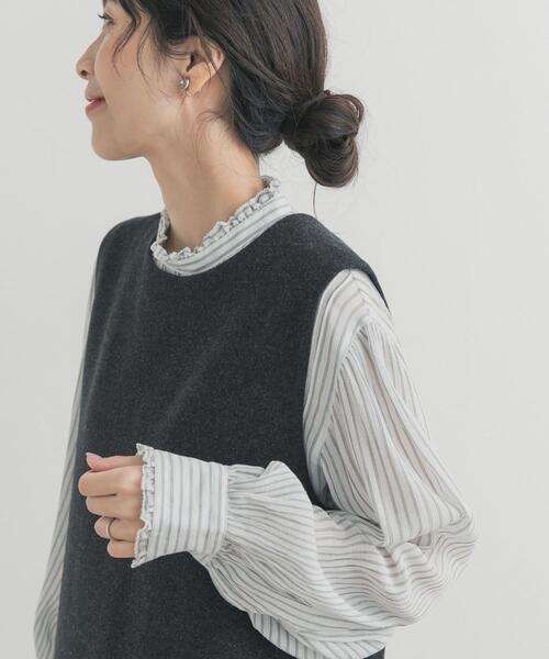 URBAN RESEARCH DOORS(アーバンリサーチドアーズ)の「ピンタックフリルスタンドカラーブラウス(シャツ/ブラウス・レディース・ストライプ/オフホワイト/ブラック・FREE)」の3枚目の写真