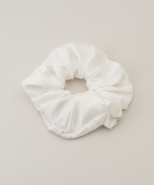 IENA(イエナ)の「HEYEP/ヘイップ Basic Scrunchie シュシュ HP0524(シュシュ・レディース・ブラック/ホワイト・FREE)」の2枚目の写真