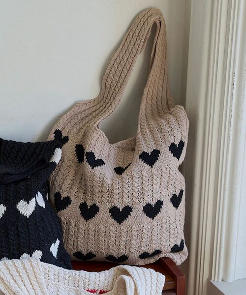 KOBE LETTUCE（コウベレタス）の「ハート柄ニットトートバッグ（トートバッグ・レディース・アイボリー/ブラック/ベージュ・F）」の3枚目の写真